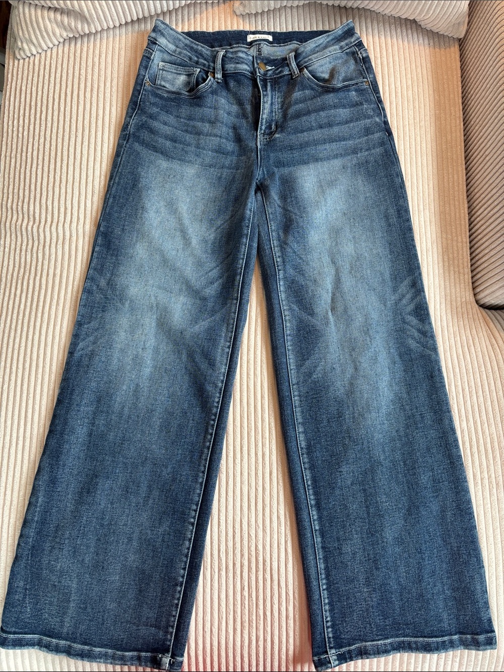 NWOT Women's Wide Leg Flare Jeans in Faded Blue